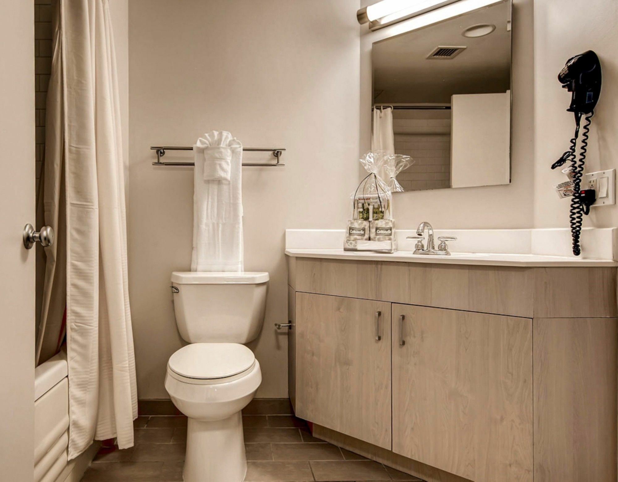 Global Luxury Suites At Boston Garden Bagian luar foto