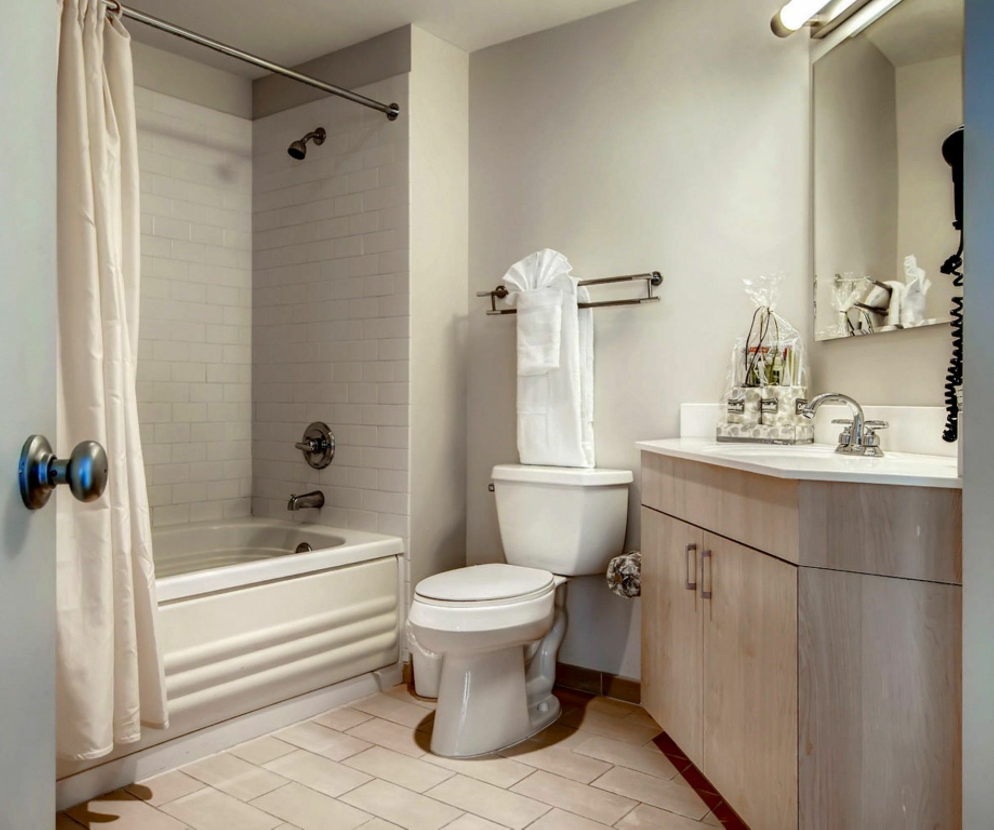 Global Luxury Suites At Boston Garden Bagian luar foto